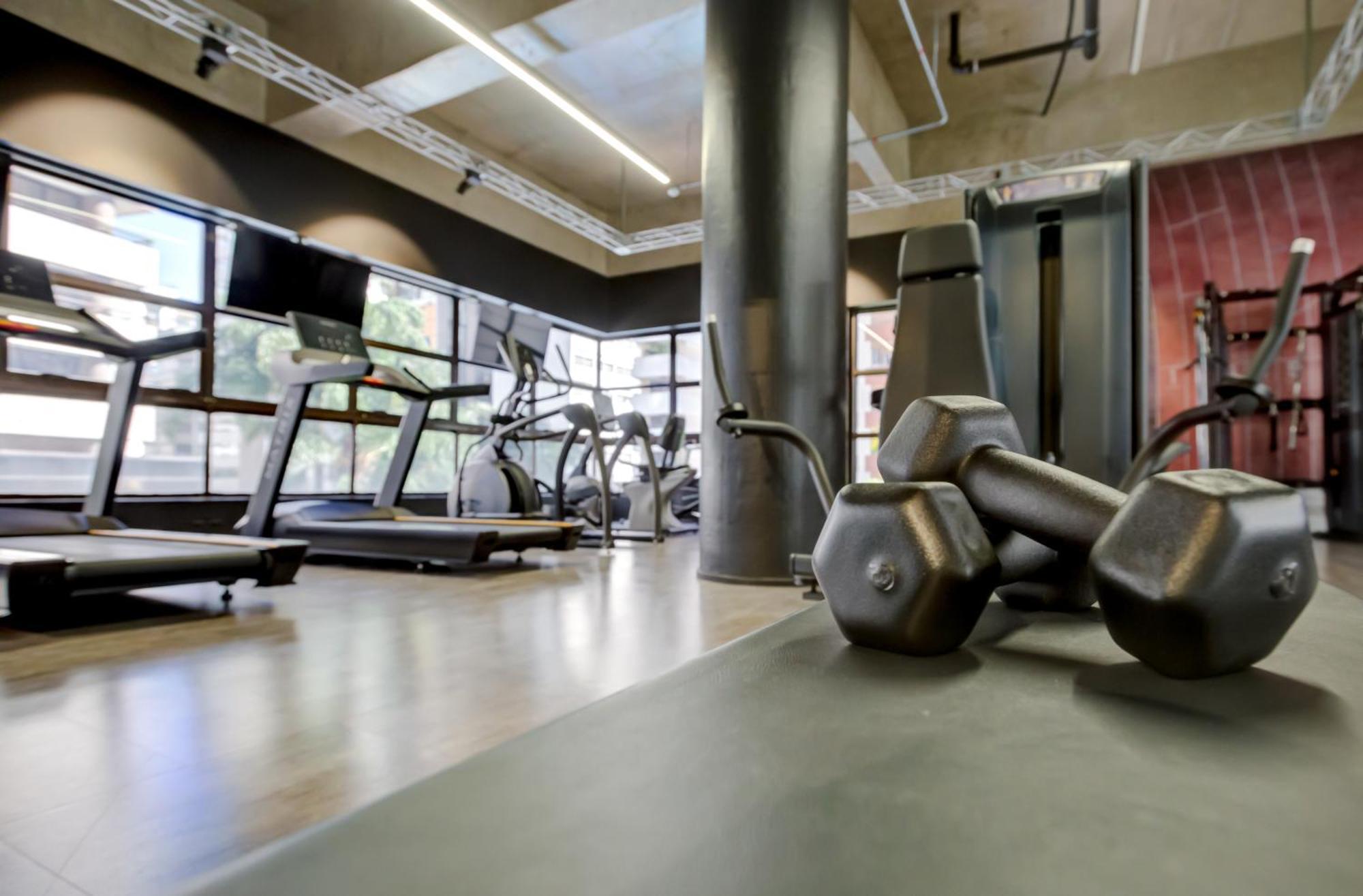 Radisson Sao Paulo Paulista Hotel Екстериор снимка The gym at the hotel