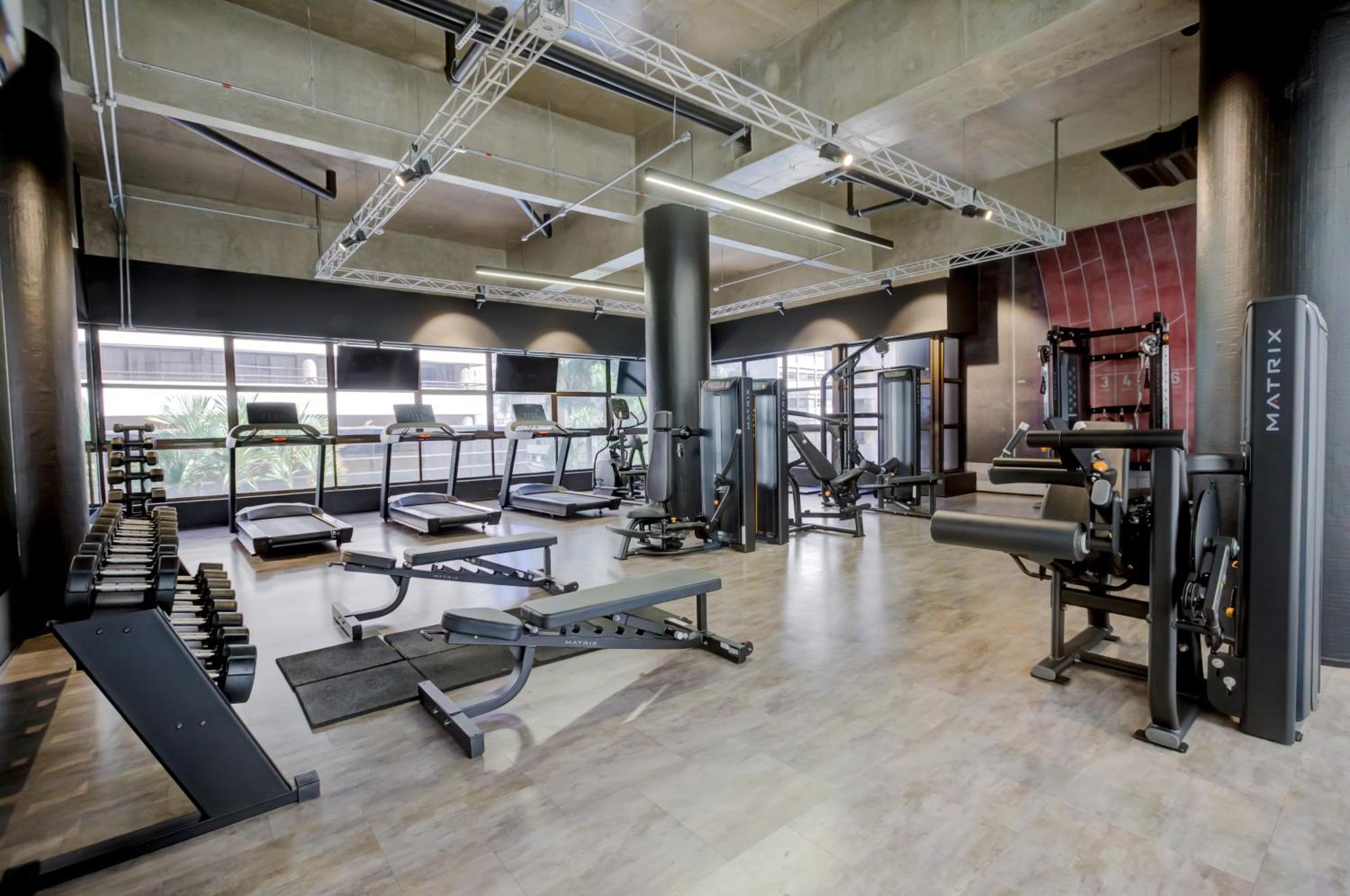 Radisson Sao Paulo Paulista Hotel Екстериор снимка The gym at the hotel