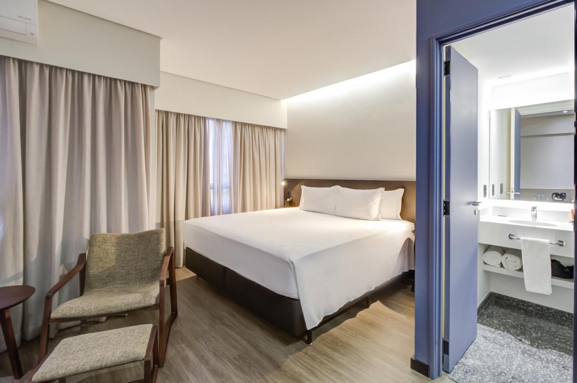 Radisson Sao Paulo Paulista Hotel Екстериор снимка A bedroom at the hotel